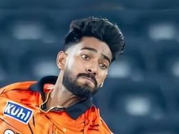 Who is Praful Hinge: कौन हैं प्रफुल्ल हिंगे, वैभव सूर्यवंशी, ध्रुव जुरेल और प्रिटोरियस का पहले ही ओवर में कर दिया काम तमाम