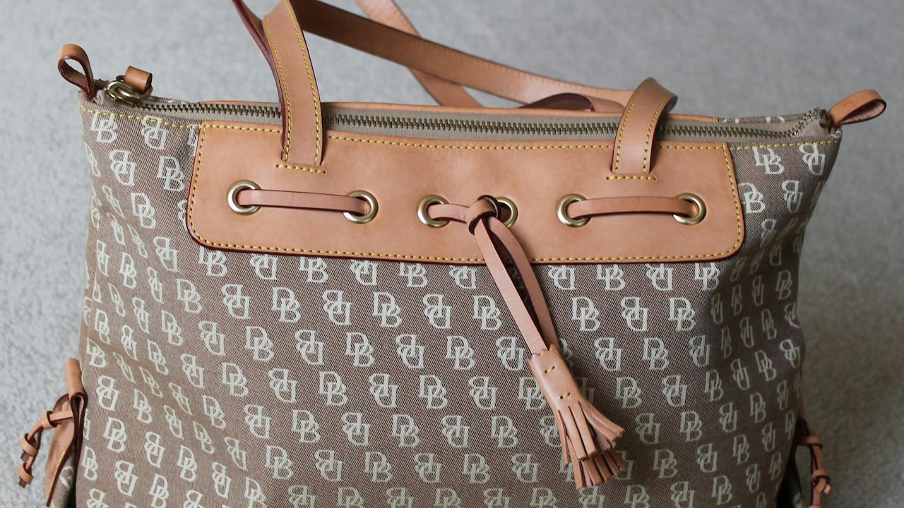 Why Your Handbag Size Matters More Than You Think
