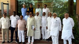 कर्नाटक कांग्रेस में थम नहीं रही कलह, अब विधायकों की प्रेशर पॉलिटिक्स, मंत्री बनने लगा रहे दिल्ली दौड़!