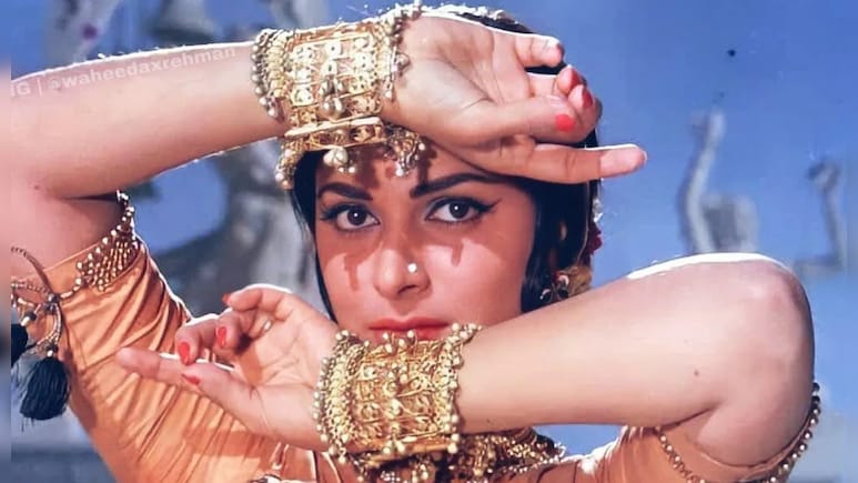 'सांप को किस करो', जब डायरेक्टर ने वहीदा रहमान के सामने रखी डिमांड, एक्ट्रेस ने दिया ऐसा जवाब सेट पर छा गई खामोशी