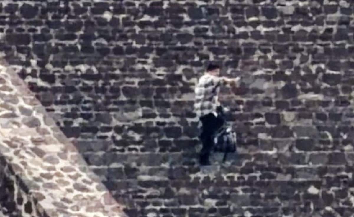 Man Walks Calmly Among Mexican Ruins, Then Opens Fire That Kills Tourist