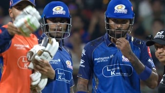 Hardik Allowed Glove Change But Not Stubbs? Fans Slams IPL Double Standards