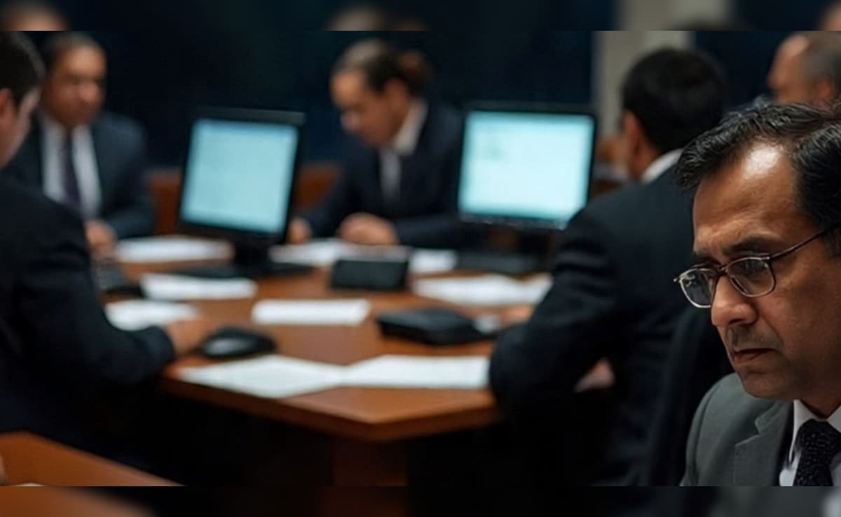 पूंछ: सरकारी कार्यालयों में नदारद रहे 172 कर्मचारी, सैलरी रोकी और कारण बताओ नोटिस