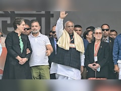 बंगाल चुनाव में कांग्रेस ने उतारे 40 स्टार प्रचारक, लिस्ट में राहुल, प्रियंका, थरूर समेत ये नाम