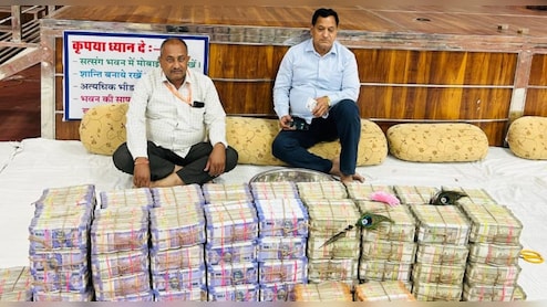 श्रीसांवल&zwj;िया सेठ में पैसों की बार&zwj;िश, प&zwj;िछला र&zwj;िकॉर्ड ध्&zwj;वस्&zwj;त; 6 द&zwj;िन से नोटों ग&zwj;िनती जारी