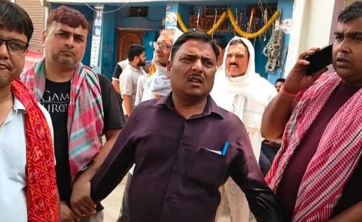 Bihar: विजिलेंस के जाल में फंसा BCO, 10000 रुपये रिश्वत लेते रंगे हाथ गिरफ्तार