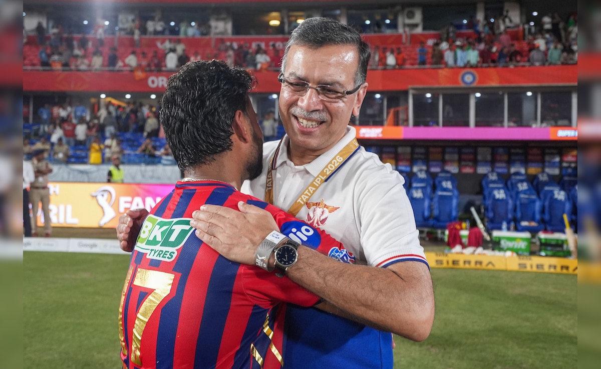 हैदराबाद को हराने के बाद लखनऊ टीम के मालिक संजीव गोयनका ने कप्तान ऋषभ पंत को लगा लिया गले से