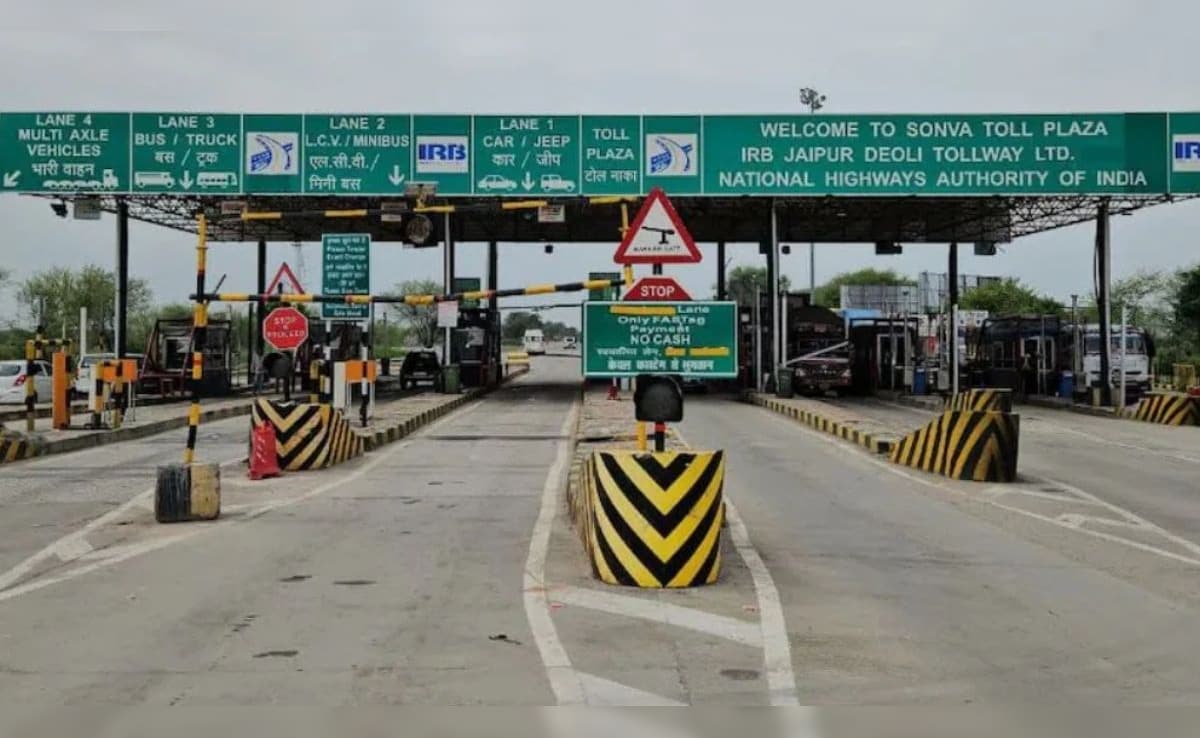 Toll Tax New Rule: टोल प्लाजा पर कैश पूरी तरह बंद, FASTag न होने पर देना होगा जुर्माना, आज से हो रहे हैं ये बड़े बदलाव