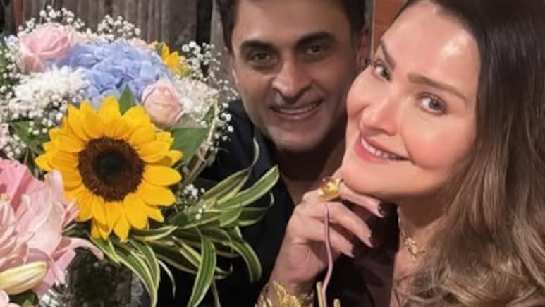 Mohnish Bahl, Wife Aarti Share Loved-Up Pics From 34th Anniversary Celebrations