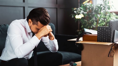 Job Story: ऑफिस आहे की जेल? कंपनीचे कडक नियम, तरुणाने 17 लाखाची नोकरी सोडली, VIDEO व्हायरल