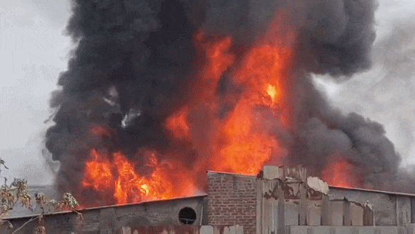 भिवंडी की केमिकल फैक्ट्री और तेल गोदाम में भीषण आग से हड़कंप, लपटें देख रूह कांप उठेगी