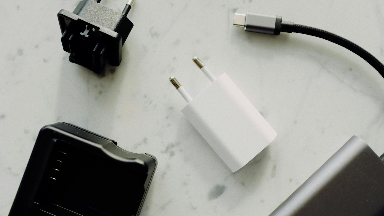 That "Fast Charger" Is Not Really Fast: This Is What To Check