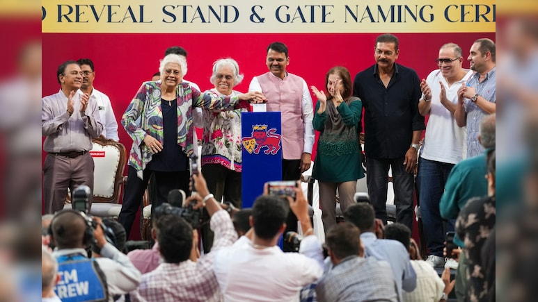 NDTV Exclusive: वानखेड़े में रवि शास्त्री के नाम का स्टैंड, पूर्व कोच ने परिवार, दोस्तों के योगदान को किया याद