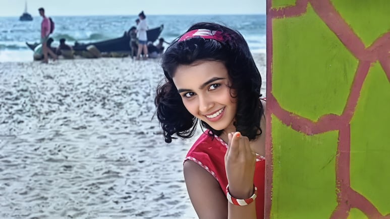 कभी हां कभी ना की क्यूट 'ऐना' का 33 साल बाद हुआ ऐसा हाल, शाहरुख खान की हीरोइन को देख फैंस बोले- हो नहीं सकता