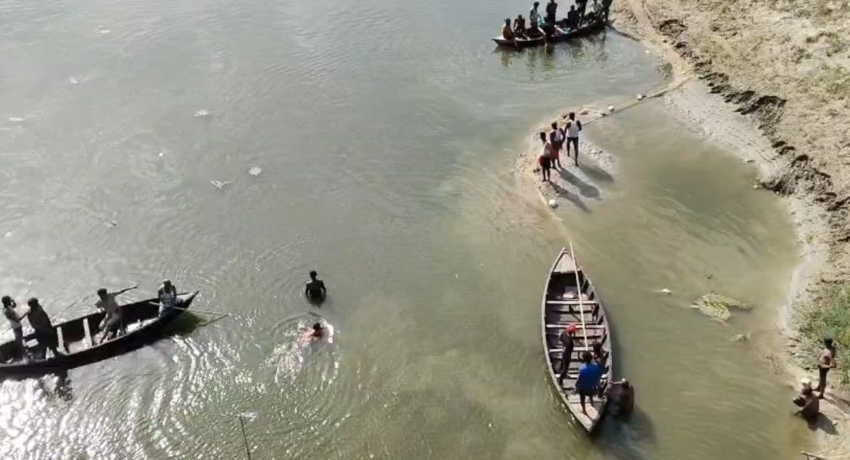 करेह नदी में डूबने से तीन सगे भाइयों की मौत हो गई. 