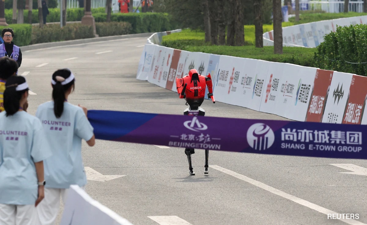 Chinese Humanoid Robots Impress With Record Times In Beijing Half Marathon