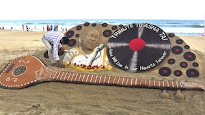 Sand Artist Sudarsan Pattnaik Pays Tribute To Music Icon Asha Bhosle