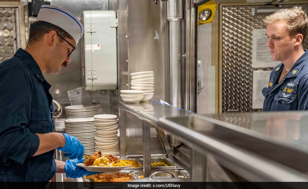 Why US Warship Abraham Lincoln Repeats The Same Menu Every 21 Days