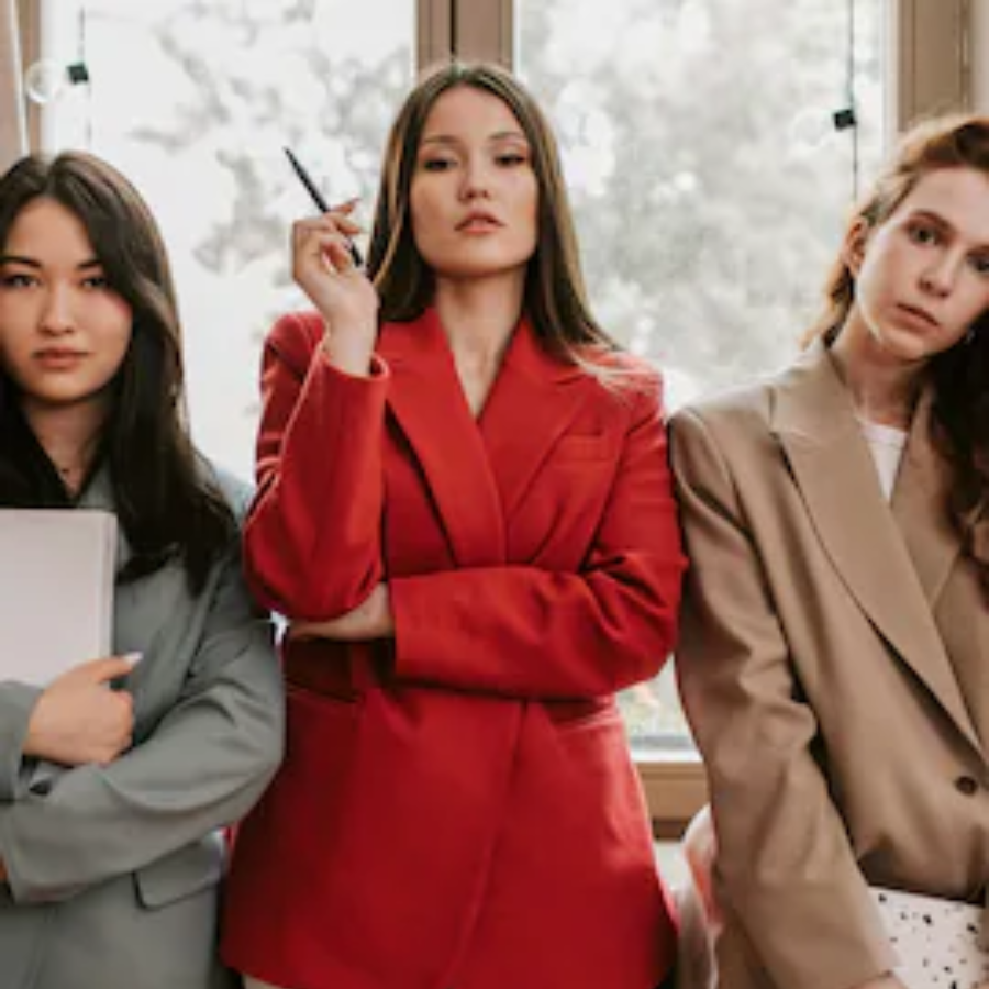 5 Stylish Tailored Blazers For Women That Are Light And Budget-Friendly