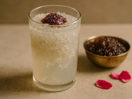 Adding This Ingredient To Your Gond Katira Drink Can Enhance Its Cooling Properties