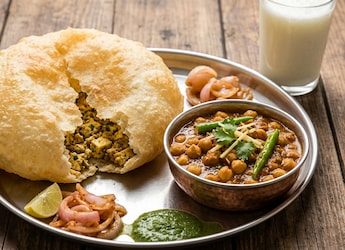 Cooking Mistakes That Break Your Stuffed Bhatura