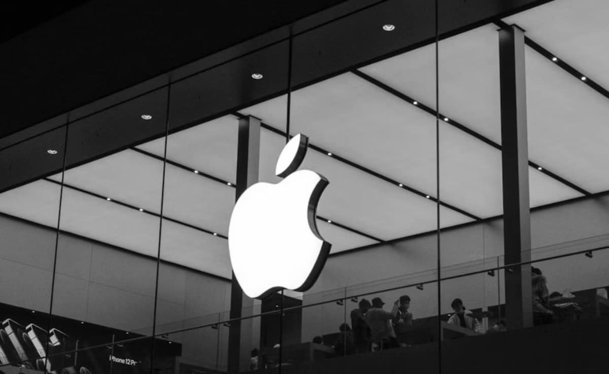 Apple पर YouTubers ने किया केस, जीते तो कंपनी को देना होगा 30,000 डॉलर तक का जुर्माना! जानिए क्या है मामला