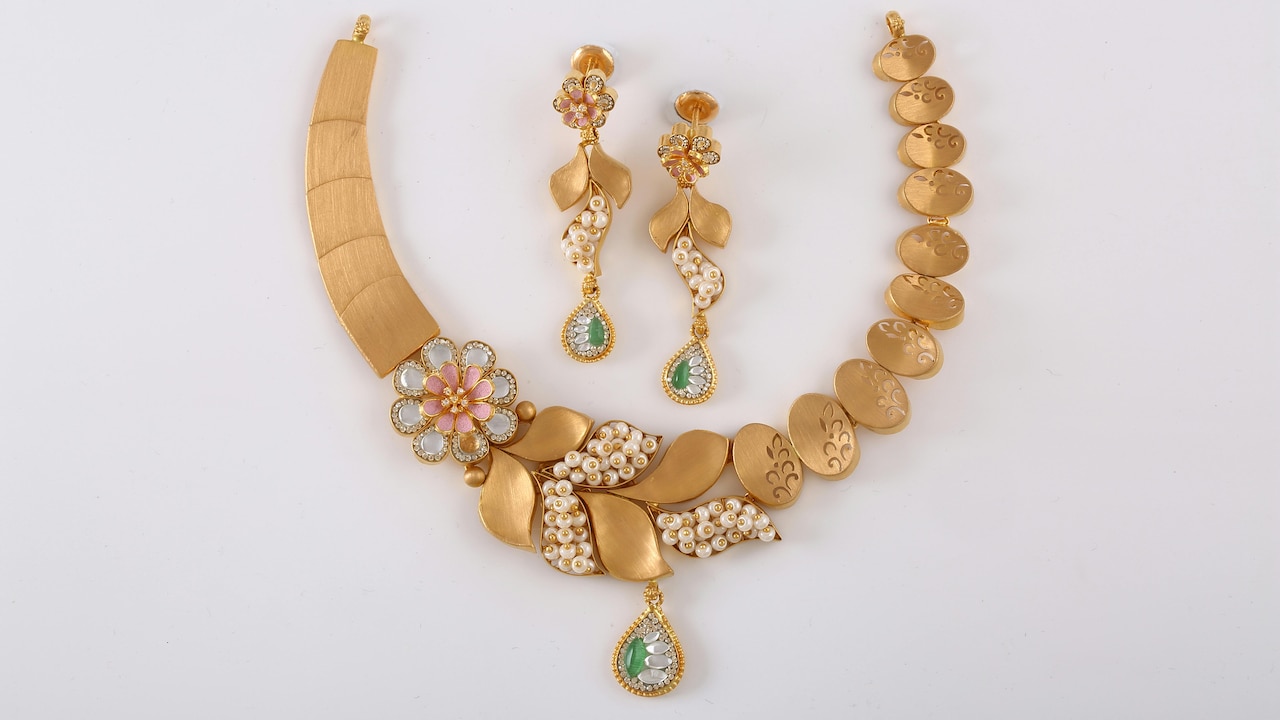 Top 5 Meenakari Choker Sets for Women for Festive and Bridal Wear Under ₹800