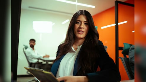 फ्रेशर हो पर प्रमोशन चाहिए? कंपनी में ग्रोथ के लिए सीख लें ये 5 स्किल्स, फिर देखें कमाल