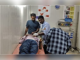 Security Guard Doubles Up As 'Munna Bhai MBBS' In Bihar, Stitches Patient