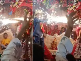 वेडिंग या वेल्डिंग? दूल्हा-दूल्हन ने स्पार्कल गन से एक दूसरे पर बरसाईं चिंगारियां, 4 करोड़ लोगों ने देखा Video