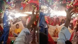 वेडिंग या वेल्डिंग? दूल्हा-दूल्हन ने स्पार्कल गन से एक दूसरे पर बरसाईं चिंगारियां, 4 करोड़ लोगों ने देखा Video