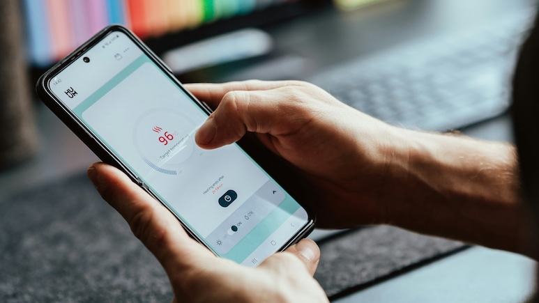 How Does Wi-Fi On An Airplane Actually Work?