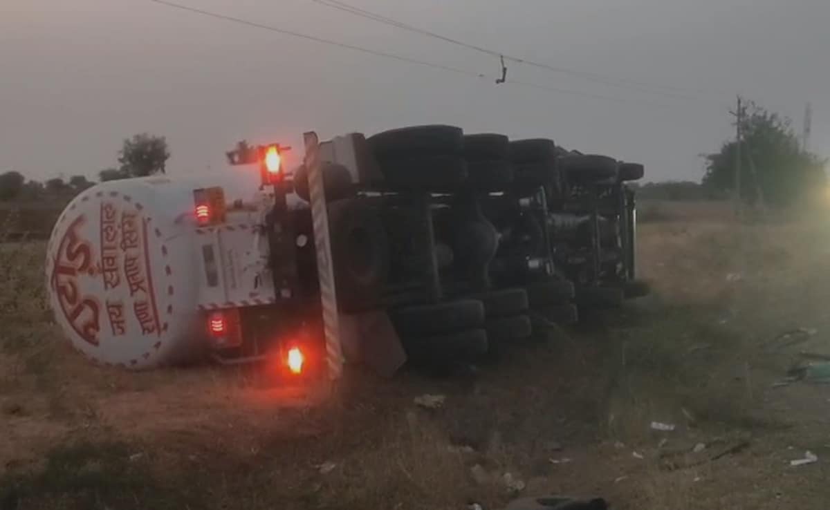 आंध्र प्रदेश में बड़ा सड़क हादसा, बोलेरो और लॉरी की टक्कर में 8 तीर्थयात्रियों की मौत