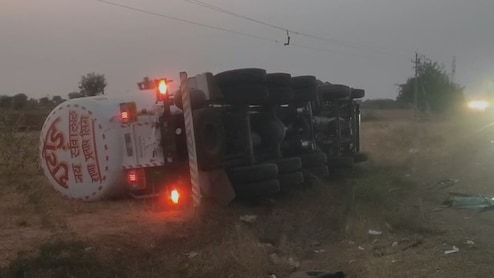 आंध्र प्रदेश में बड़ा सड़क हादसा, बोलेरो और लॉरी की टक्कर में 8 तीर्थयात्रियों की मौत