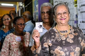 LIVE: तमिलनाडु में दोपहर 3 बजे तक 70 % मतदान, बूथों पर लंबी-लंबी दिख रही कतारें, जानें हर अपडेट्स