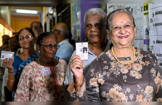 Tamil Nadu Voting Live Updates: तमिनलाडु में सुबह 9 बजे तक 17.69 प्रतिशत मतदान, बूथों पर लंबी-लंबी दिख रही कतारें, जानें हर अपडेट्स
