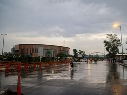 मौसम पलटेगा, फिर आएगी बारिश, 10 राज्यों में बारिश का अलर्ट, दिल्ली एनसीआर में पसीने छुड़ाने वाली गर्मी