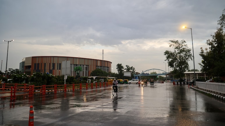 मौसम पलटेगा, फिर आएगी बारिश, 10 राज्यों में बारिश का अलर्ट, दिल्ली एनसीआर में पसीने छुड़ाने वाली गर्मी