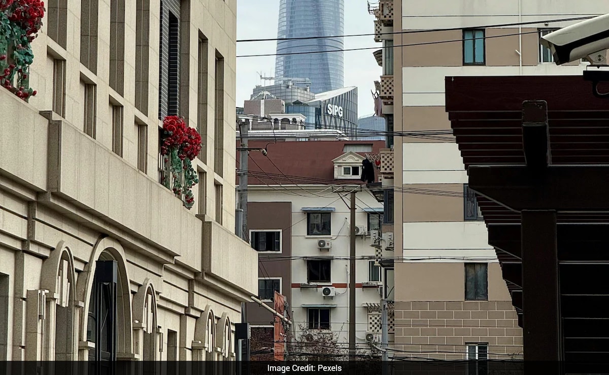 89-Year-Old Woman Climbs Down 27-Storey Building After Getting Locked In Apartment