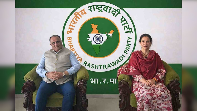 पंजाब में अब एक और राजनीतिक पार्टी की एंट्री, नवजोत कौर सिद्धू ने बनाया दल