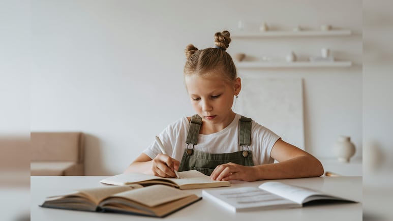 कक्षा 6 में आते ही बच्&zwj;चे को इन 7 तरीकों से पढ़ाएं अंग्रेजी