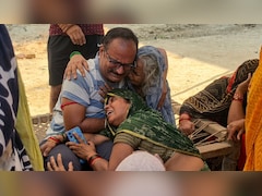 मिर्जापुर एक्‍सीडेंट: श्मशान घाट पर पथराई सबकी आंखें, जब एक साथ उठीं 6 अर्थियां; कोई नहीं रोक सका आंसू