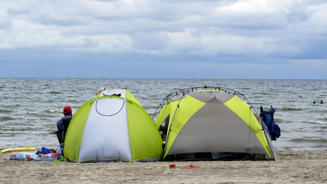 Compact tents for stress‑free beach days