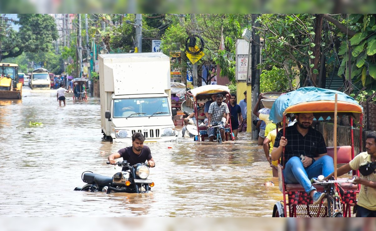 Guwahati  Weather: गुवाहाटी में झमाझम बारिश, कई न‍िचले इलाके डूबे; आंधी तूफान की भव‍िष्‍यवाणी
