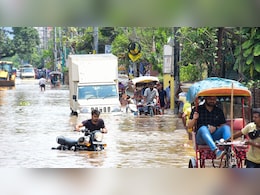 Guwahati &nbsp;Weather: गुवाहाटी में झमाझम बारिश, कई न&zwj;िचले इलाके डूबे; आंधी तूफान की भव&zwj;िष्&zwj;यवाणी&nbsp;