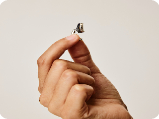 स्मार्ट ईयररिंग्स Lumia 2 हुईं लॉन्च, दुनिया का सबसे छोटा हेल्थ ट्रैकिंग वियरेबल, जानें कीमत और फीचर्स