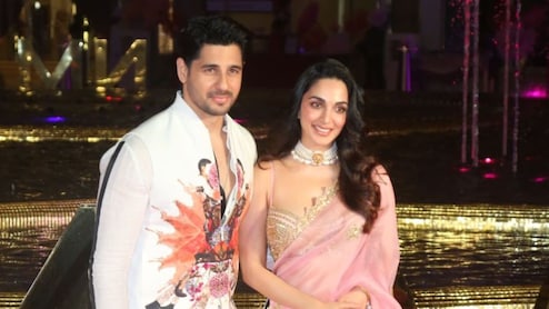 Kiara Advani Stuns In Masaba's Rs 1.3 Lakh Saree And Gold-Diamond Maharani Necklace In Mumbai