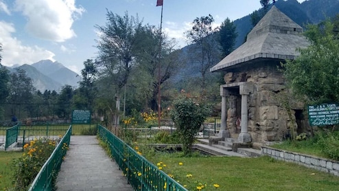 कभी हिंदू राजाओं का गढ़ था पहलगाम, 800 साल पुराना ममलेश्वर मंदिर आज भी गवाह, सदियों पुराना इतिहास