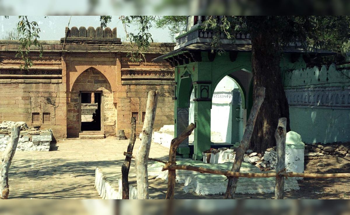 भोजशाला मस्जिद-मंदिर विवाद: अब हाईकोर्ट में लगातार सुनवाई, पांच याचिकाएं लंबित, सुप्रीम कोर्ट ने कही ये बात