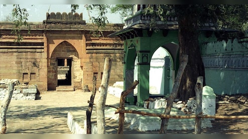 भोजशाला मस्जिद-मंदिर विवाद: अब हाईकोर्ट में लगातार सुनवाई, पांच याचिकाएं लंबित, सुप्रीम कोर्ट ने कही ये बात